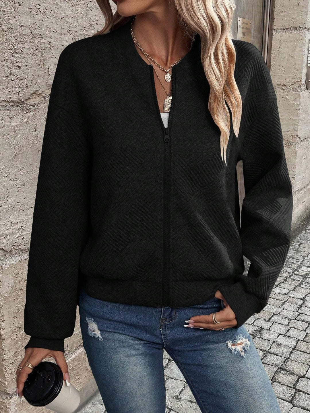 Damen stylische Sweatjacke mit strukturiertem Muster und hohem Kragen EB