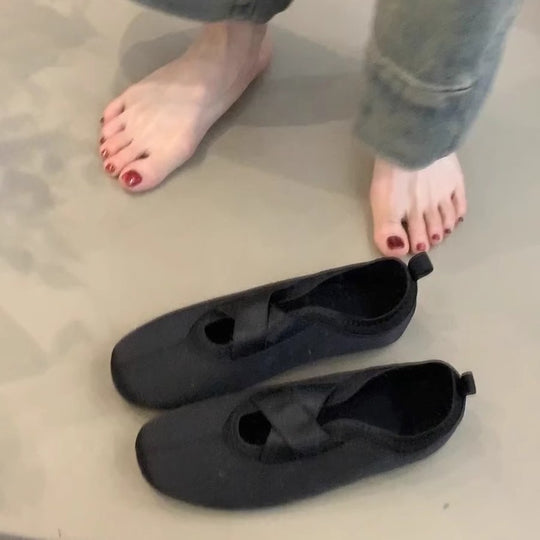 Damen elegante Ballerinas mit kreuzendem Riemen und komfortablem Fußbett EB