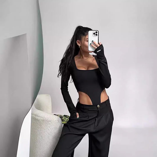 Damen Figurbetontes Bodysuit mit kreativen Cut-Out-Details und langen Ärmeln EB