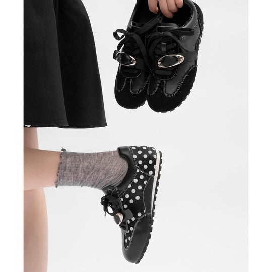 Damen modische Sneakers mit kreativem Design und einzigartigen Akzenten EB