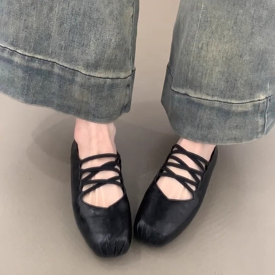 Damen Ballerina-Schuhe mit dekorativem Schnürdesign und hochwertiger Lederoberfläche EB