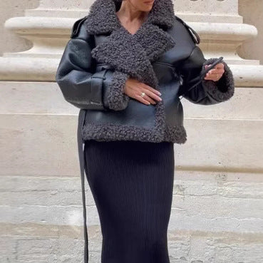Damen Kunstfelljacke mit stylishen Details und oversized Schnitt EB