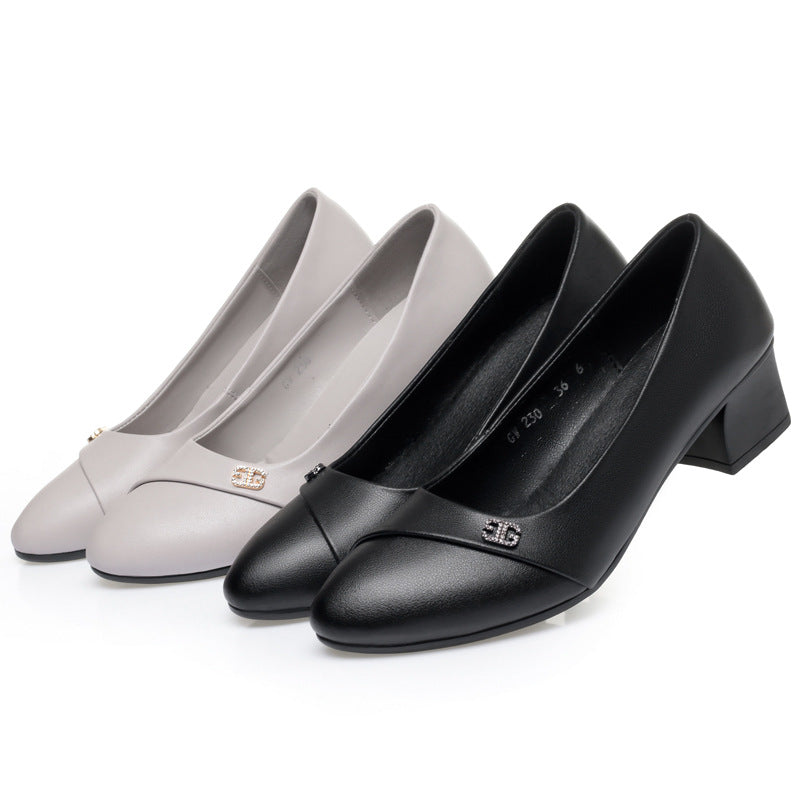 Damen elegante Pumps mit komfortablem Blockabsatz und modischem Schmuckdetail EB