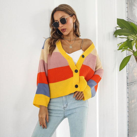 Damen Grobstrickjacke mit knopfdetails und modischem Farbspiel EB