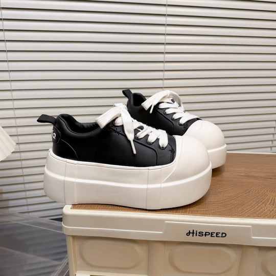 Damen Plattform Sneakers mit trendiger Gummi-Laufsohle und markantem Obermaterial EB