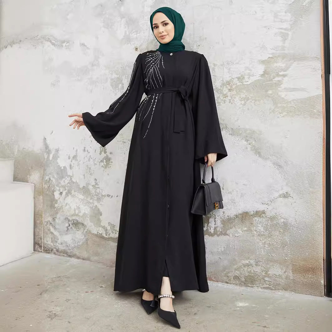 Damen Maxi-Kleid mit funkelnden Applikationen und elegantem Gürtel EB