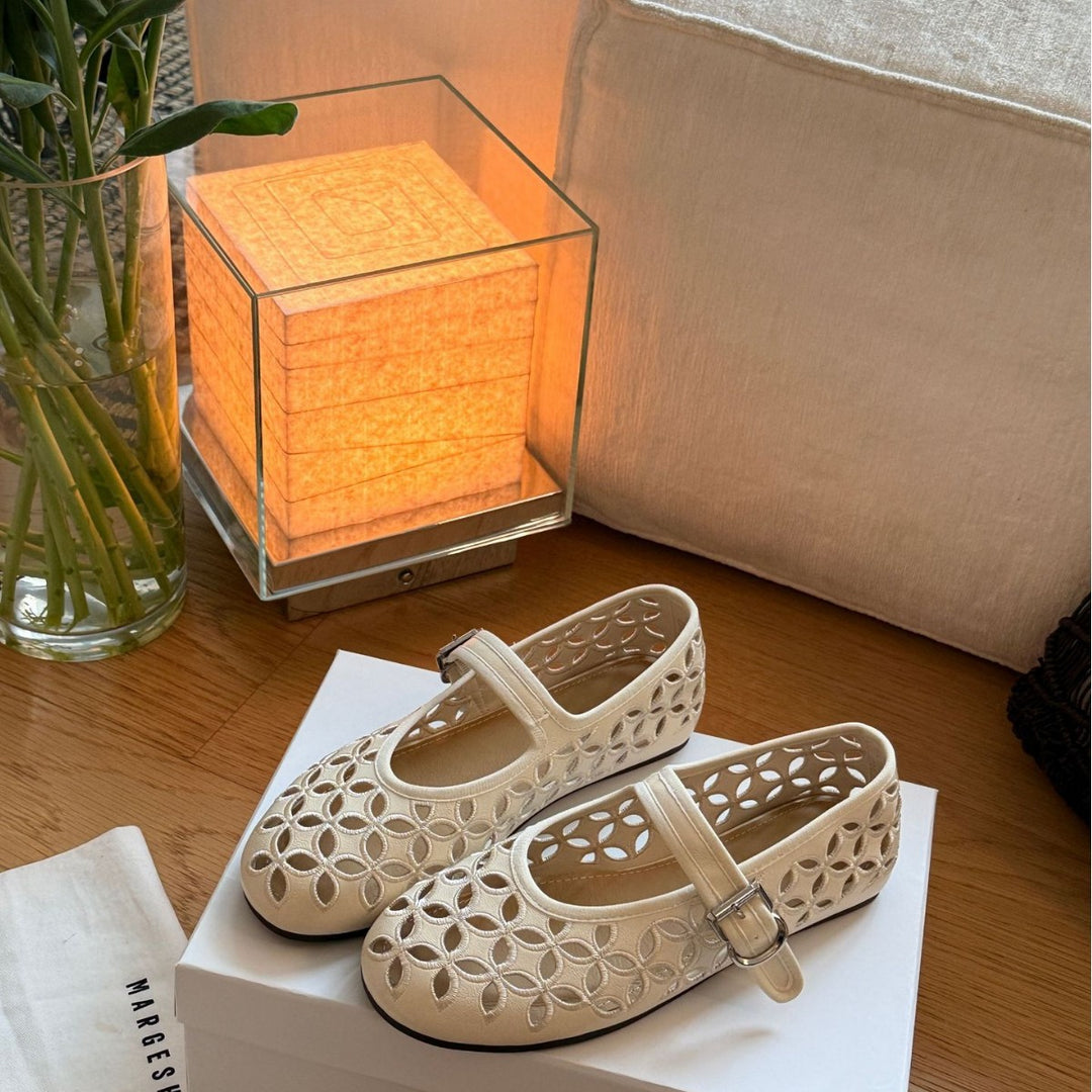 Damen klassische Ballerinas aus perforiertem Material EB