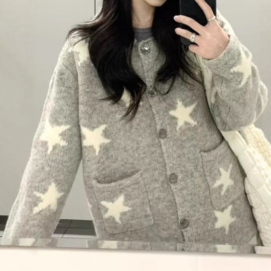 Damen Strickjacke mit Sternenmuster und praktischen Taschen EB