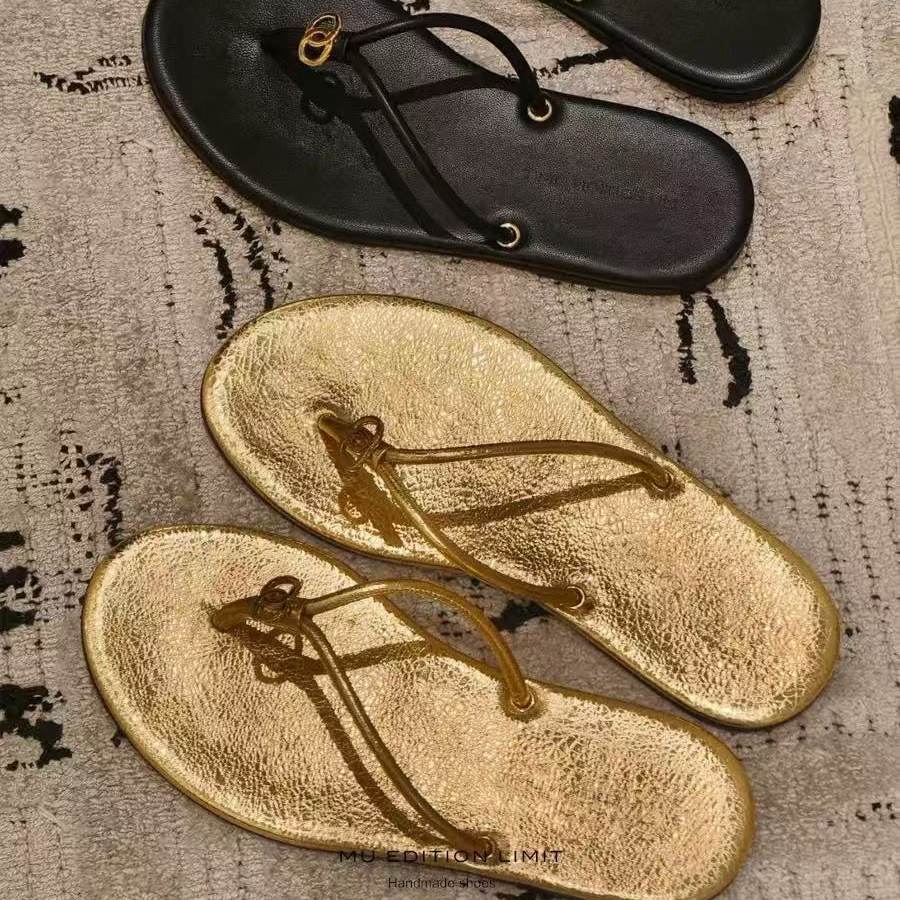 Damen Glitzernde Zehentrenner Sandalen mit edlem Metallic-Look EB