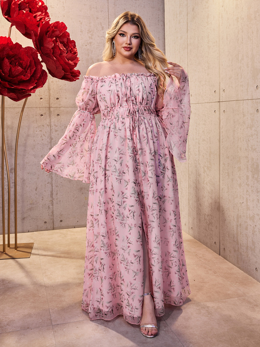 Damen Maxikleid mit schulterfreiem Design und floralen Akzenten EB