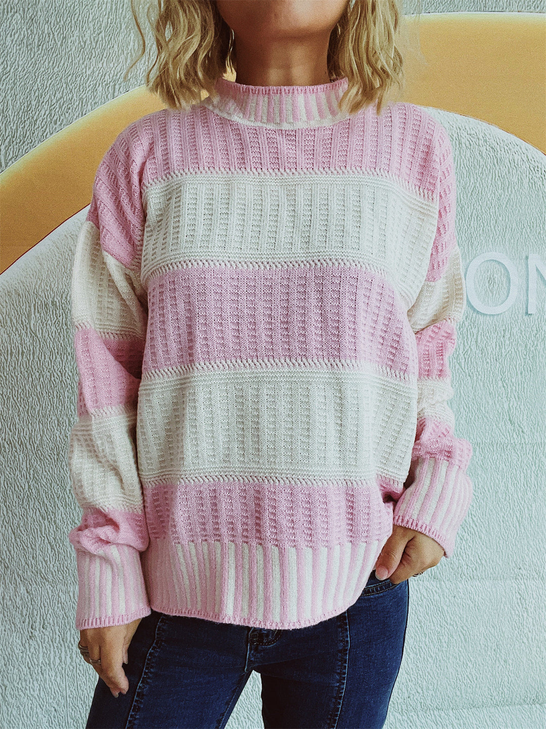 Damen lässiger Strickpullover mit modernem Streifenmuster und warmem Material EB