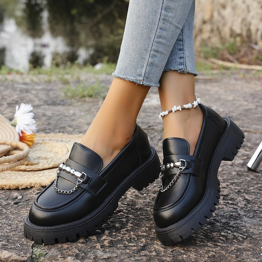 Damen Loafers mit dekorativer Kettenapplikation und robustem Profil EB