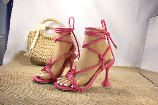 Damen High-Heel Sandalen mit modernen Schnürdetails und eleganter Absatzhöhe EB