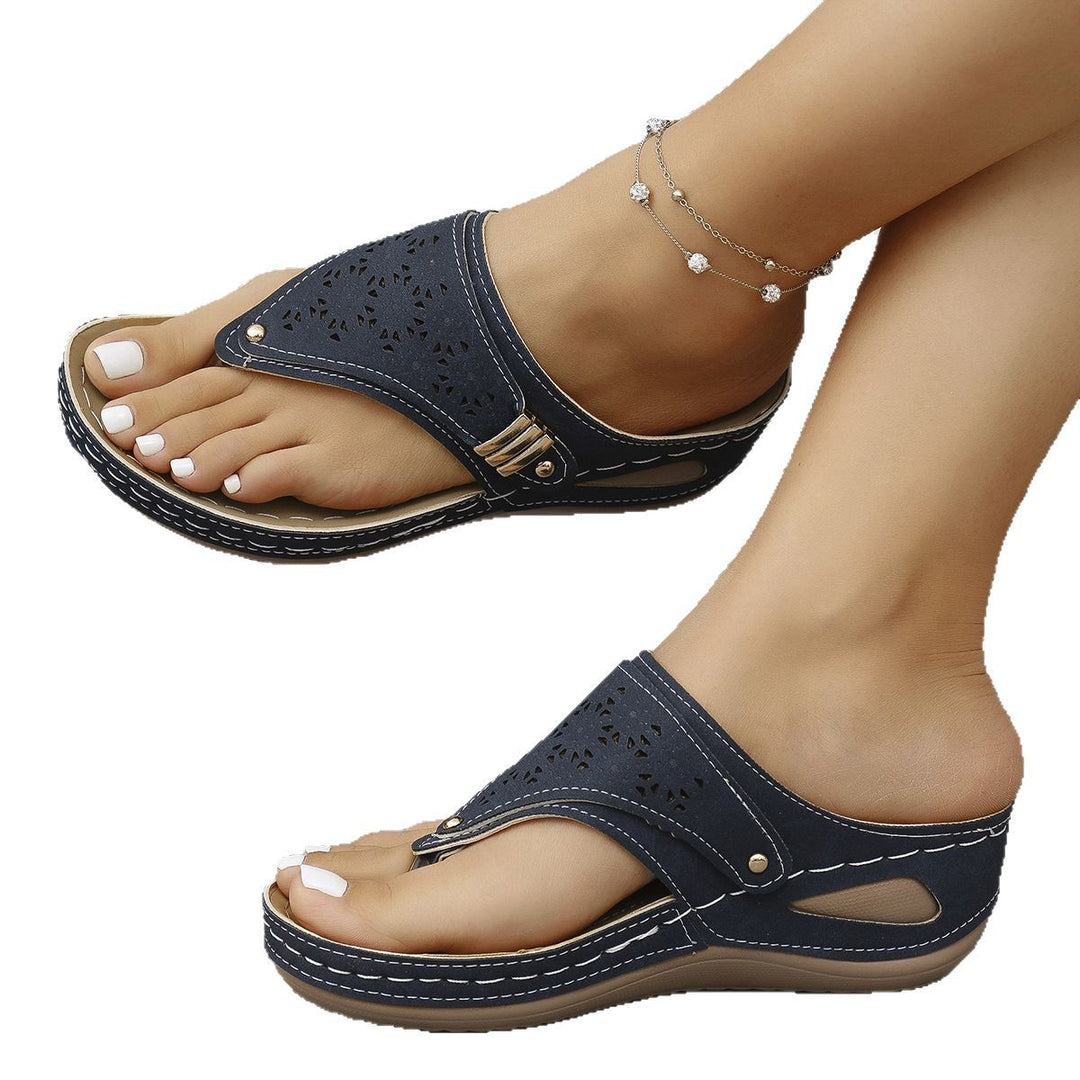 Damen modische Zehentrenner mit eleganter Perforation EB