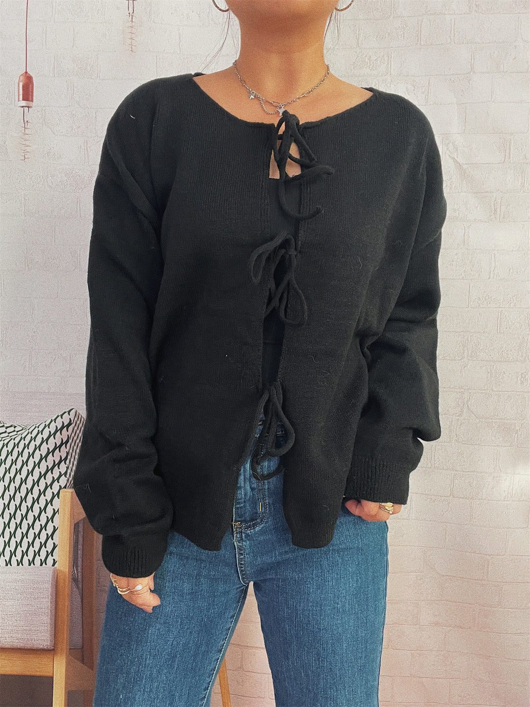 Damen Strickjacke mit dekorativem Schnürdesign und weitem Schnitt EB
