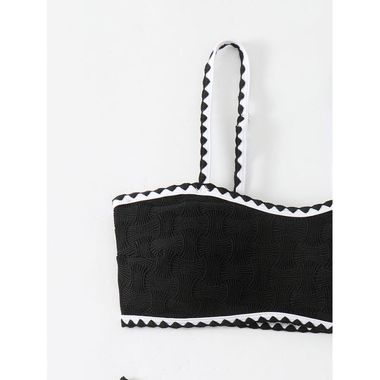 Damen Bikini-Set mit strukturiertem Oberteil und schmalem Höschen EB