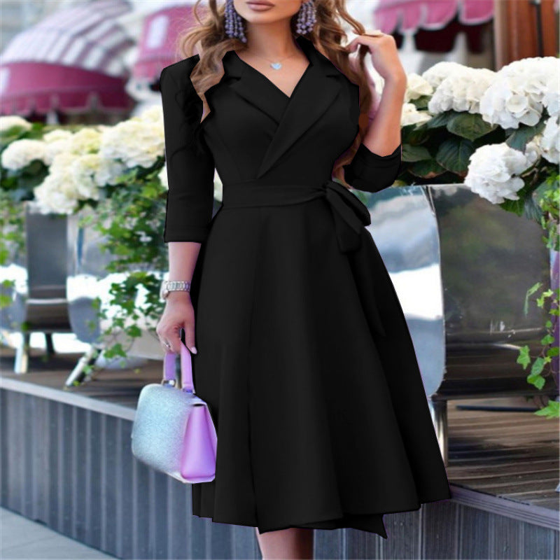 Damen Wickelkleid mit floralem Design und elegantem Kragen EB