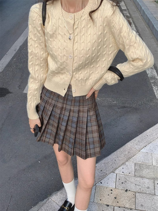 Damen gestrickte Bolerojacke mit Zopfstruktur EB