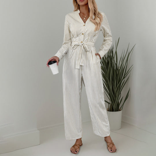 Damen Eleganter Jumpsuit mit schmalem Gürtel und Knopfdetails EB