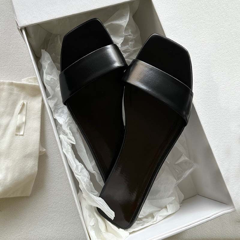 Damen Elegante Slipper mit breitem Riemendesign EB