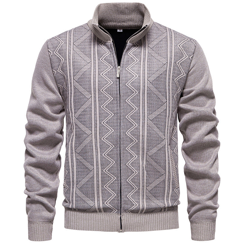 Herren Strickjacke mit Zopfmuster und hohem Stehkragen EB