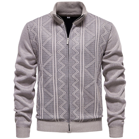 Herren Strickjacke mit Zopfmuster und hohem Stehkragen EB
