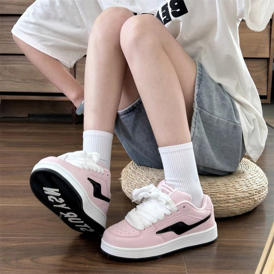 Damen Sneakers im sportlichen Retro-Design mit robustem Sohlenprofil EB