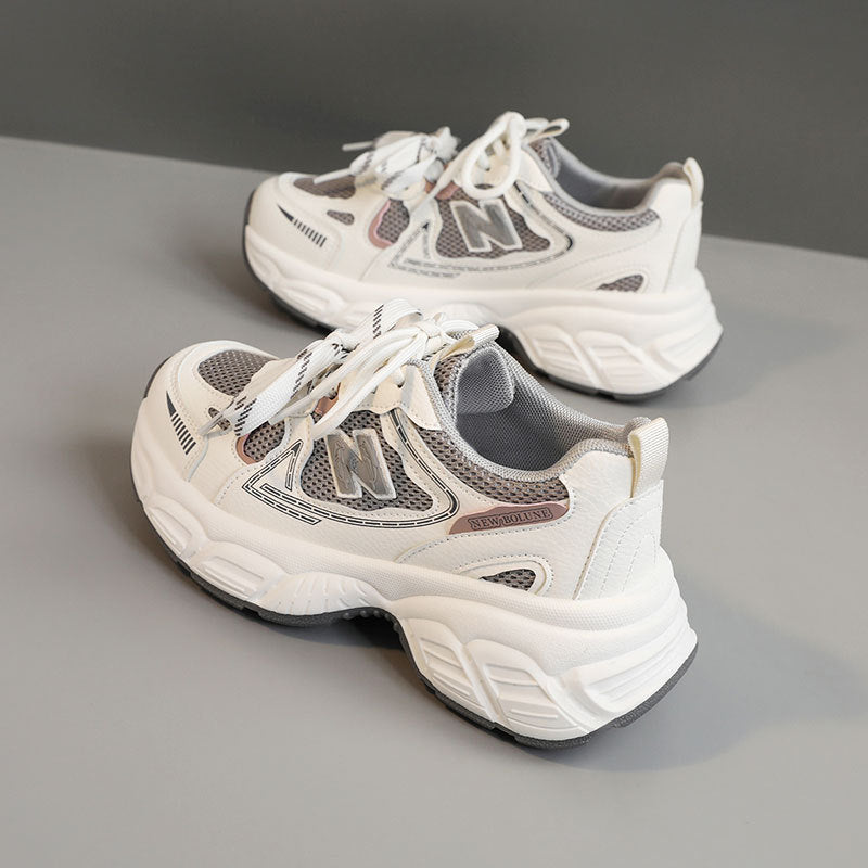 Damen moderne Laufsneaker mit atmungsaktiver Mesh-Oberfläche und dämpfender Sohle EB