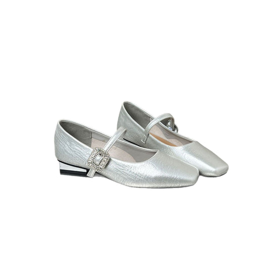 Damen Elegante Ballerinas mit modischem Riemen und funkelndem Schmuckdetail EB