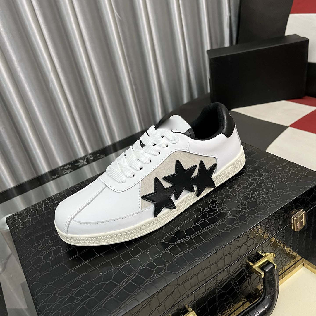 Damen Sneakers mit zusätzlicher Sternen-Applikation von EB
