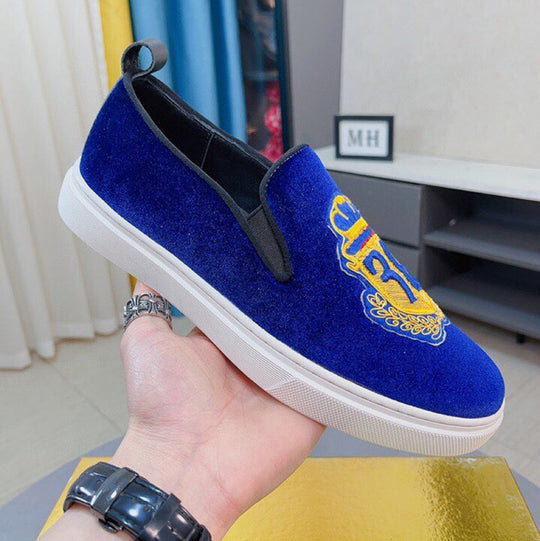 Damen Slip-On Sneakers mit modischem Zierdetail und gepolsterter Sohle EB