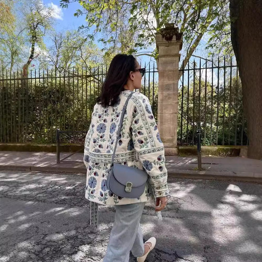 Damen gesteppte Jacke mit floralem Design und Knopfverschluss EB