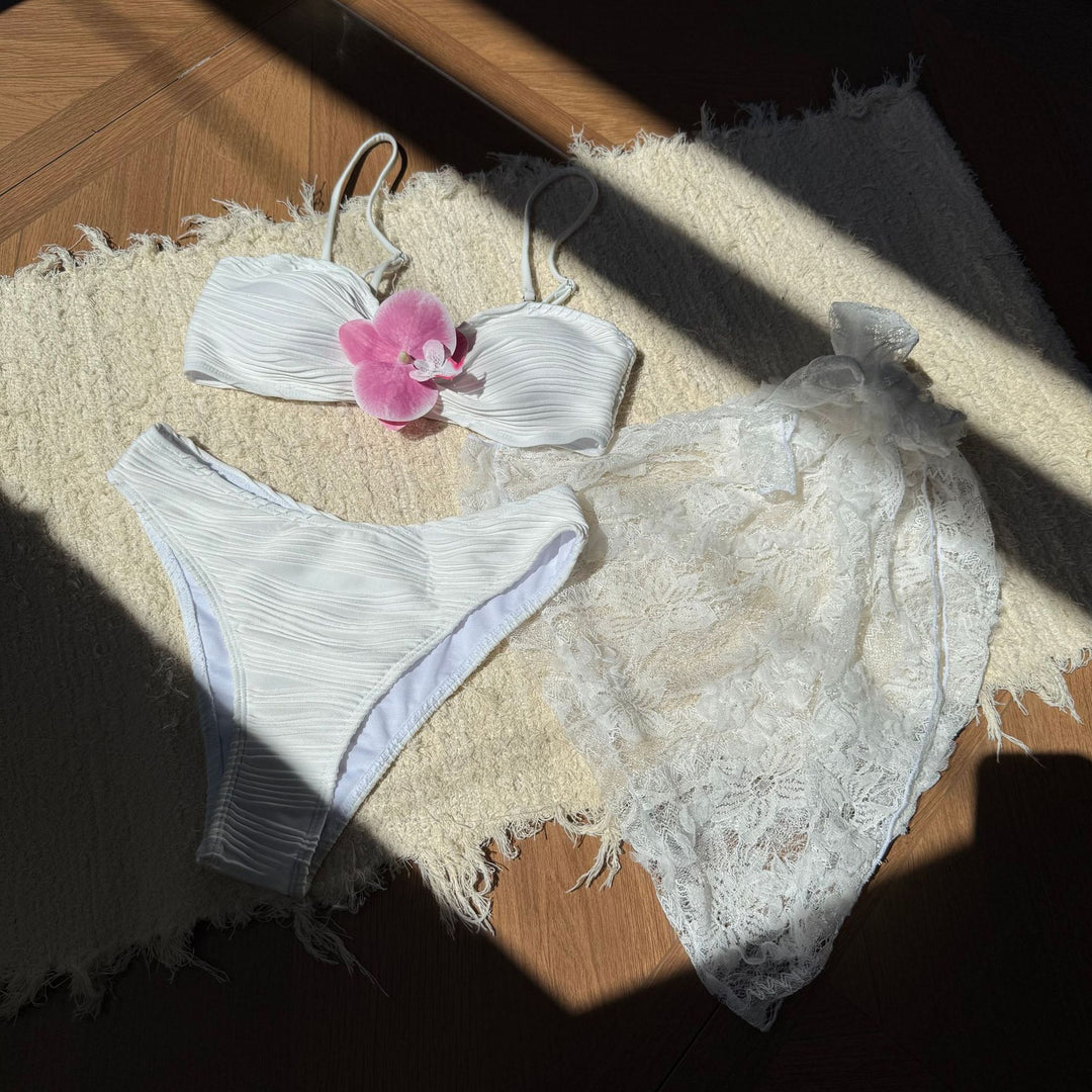 Damen Bikini-Set mit romantischem Spitzenüberwurf EB