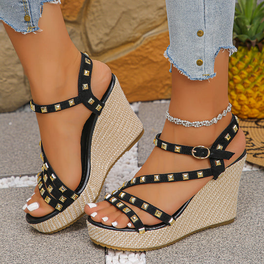 Damen Wedge-Sandalen mit eleganten Nieten und geflochtenem Absatz EB