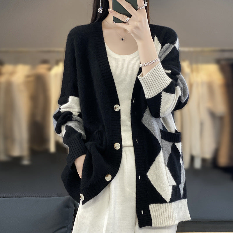 Damen Grobstrickjacke mit modernem Karomuster und praktischen Taschen EB