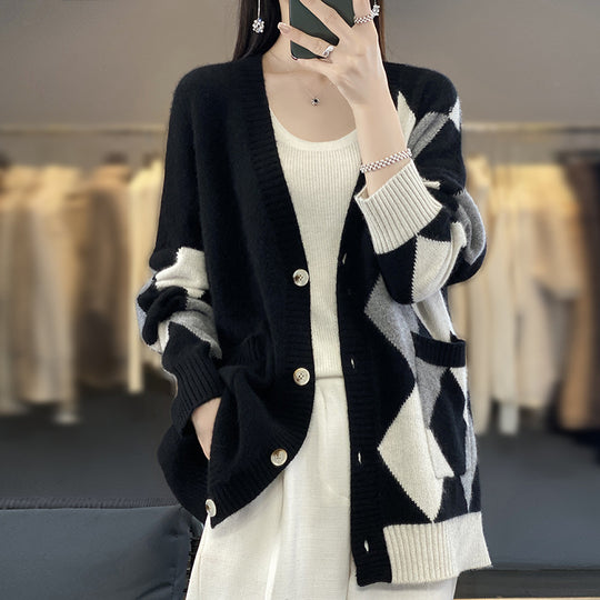 Damen Grobstrickjacke mit modernem Karomuster und praktischen Taschen EB