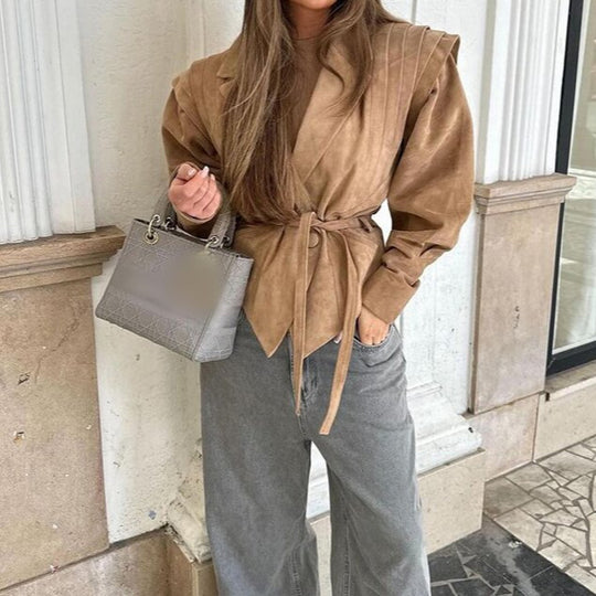 Damen Modische Wildlederjacke mit drapiertem Design und Taillengürtel EB