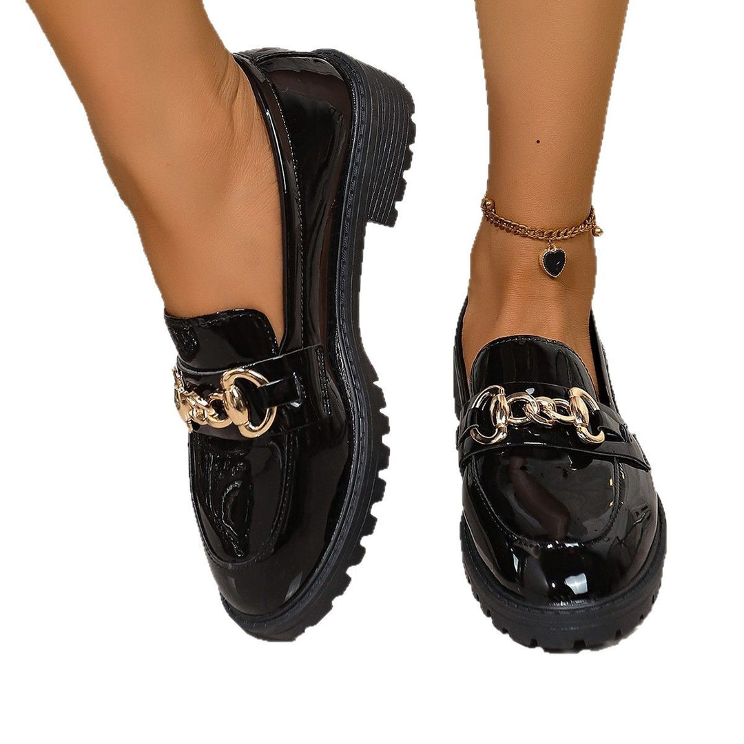 Damen modische Loafers mit glänzender Oberfläche und trendiger Kettenverzierung EB