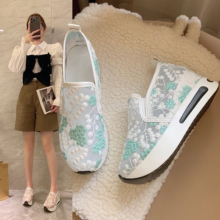 Damen Slip-On Sneakers mit floraler Stickerei EB