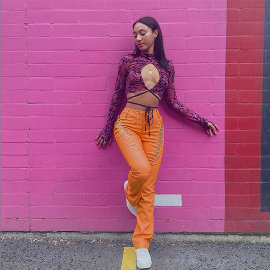 Damen Crop-Top mit innovativem Cut-Out-Design und langen Ärmeln EB