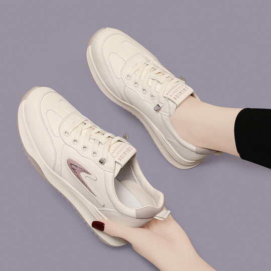 Damen Bequeme und trendige Sneakers mit eleganter Struktur EB