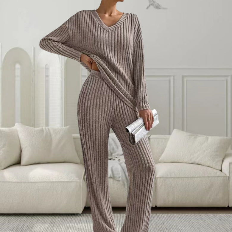 Damen Strickanzug mit modischem V-Ausschnitt und feinem Rippdesign EB
