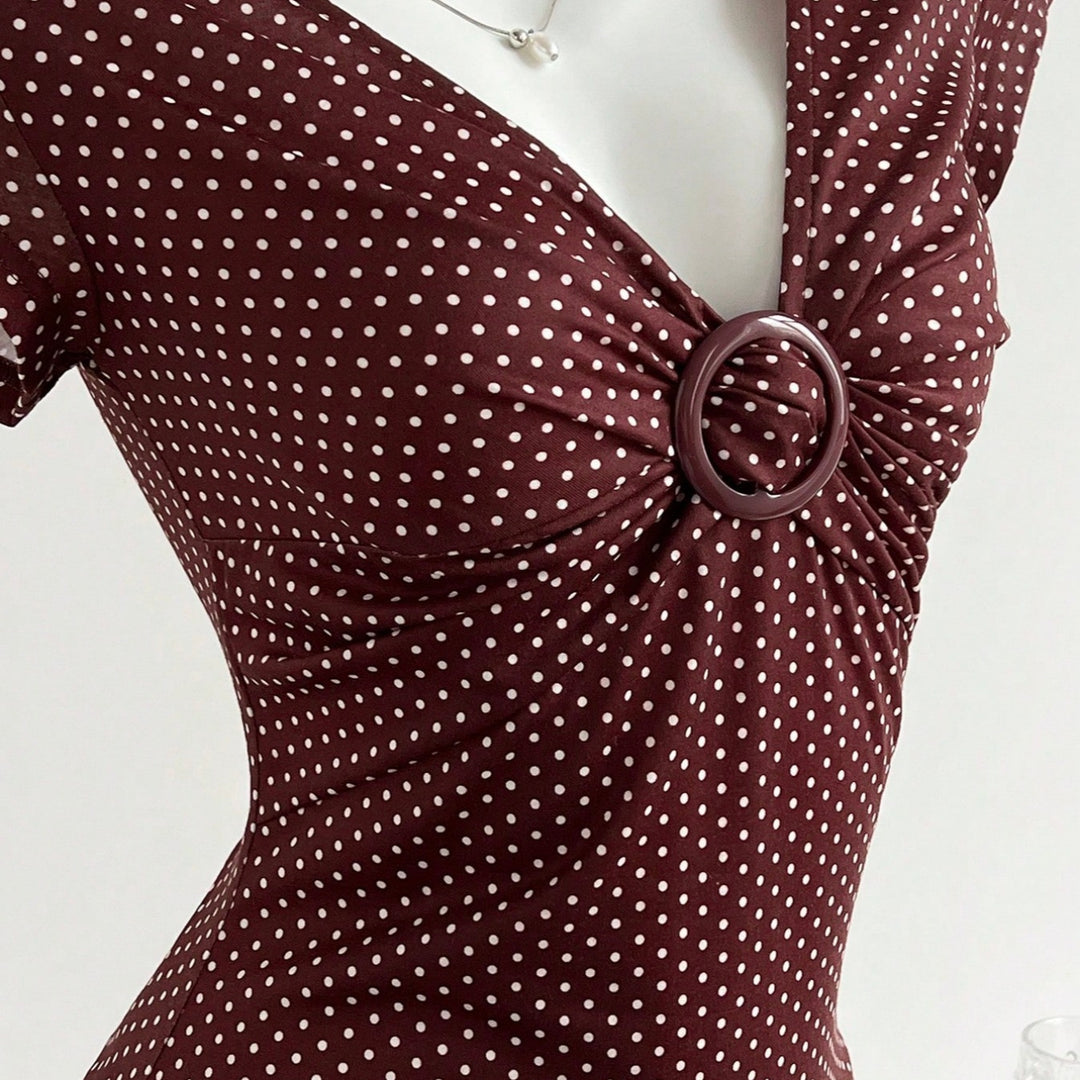Damen Figurschmeichelndes Shirt mit dekorativem Ringdetail EB