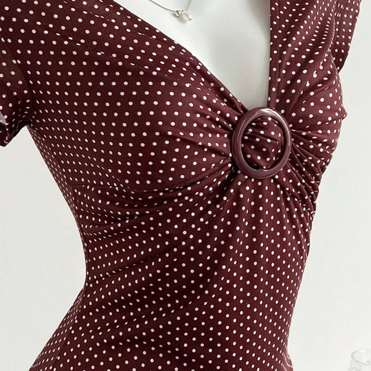 Damen Figurschmeichelndes Shirt mit dekorativem Ringdetail EB
