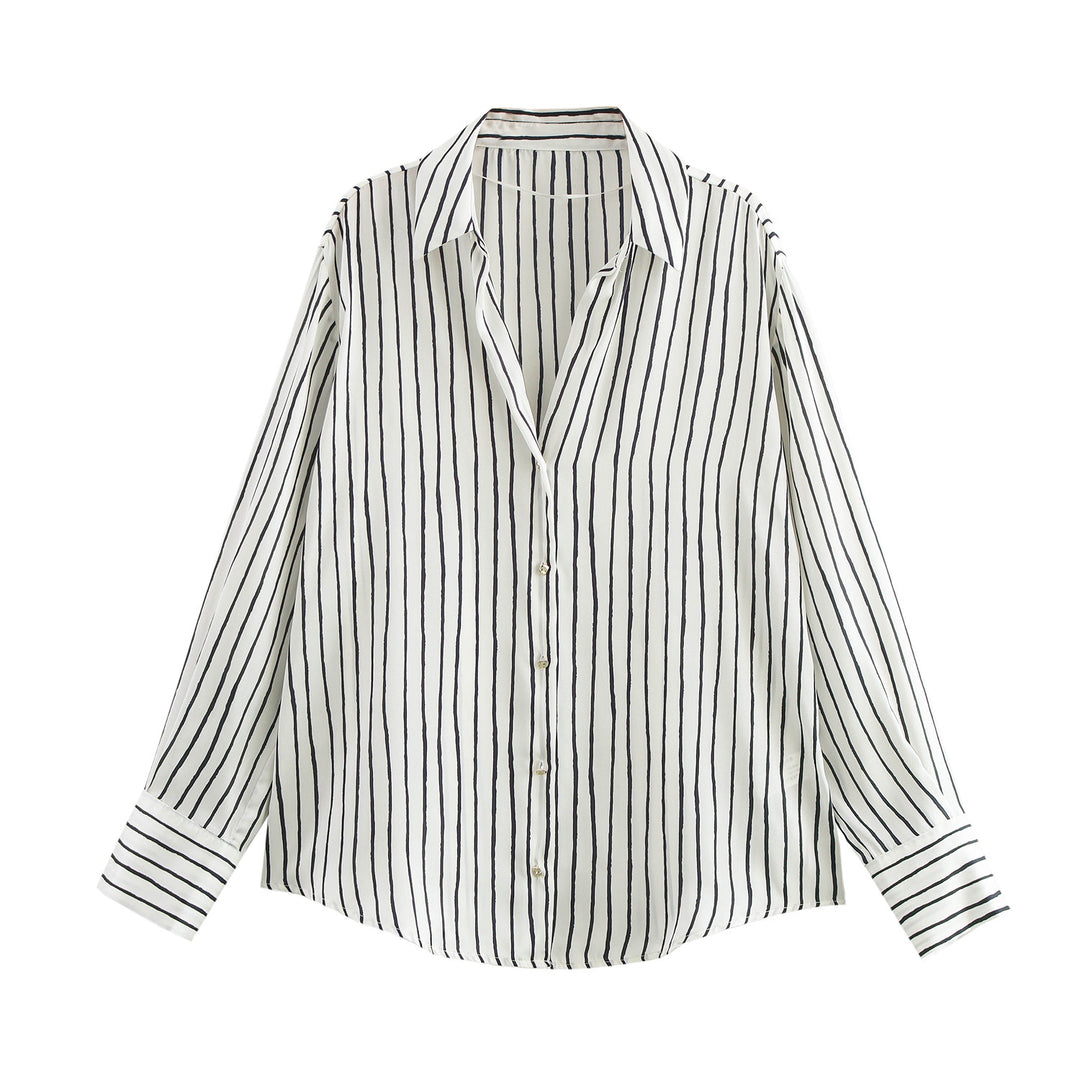 Damen nan oversized Satinbluse mit Hemdkragen, verlängerten Manschetten und abgerundetem Saum EB