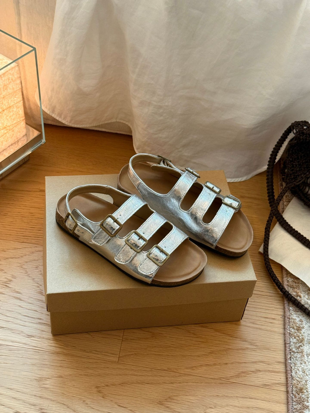 Damen Komfortable Zehentrenner-Sandalen mit verstellbaren Riemen und ergonomischer Fußbettgestaltung EB