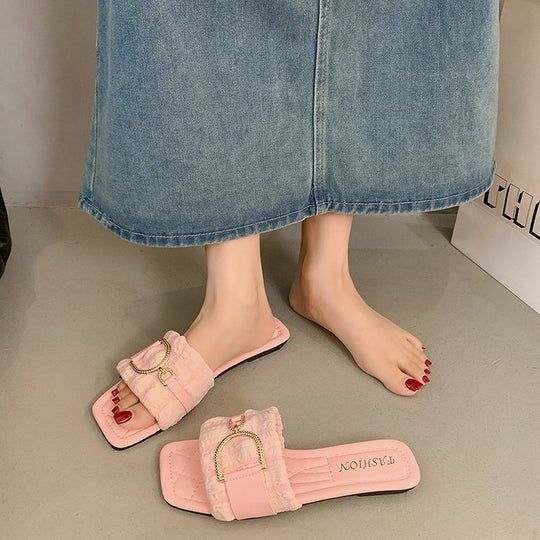 Damen bequeme Pantoletten mit schickem Riemen und Glitzerverschluss EB