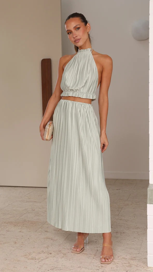Damen Maxikleid mit ausdrucksvollem Faltenrock und modischem Halterneck EB