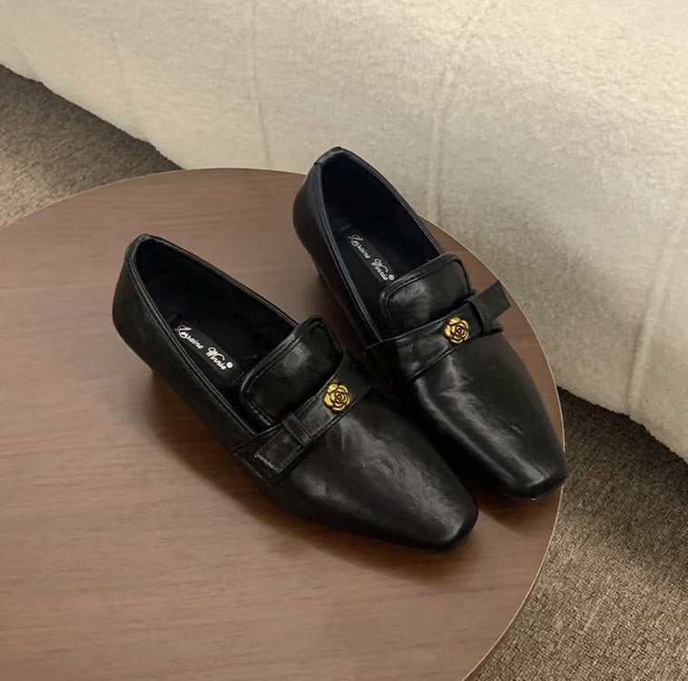 Damen elegante Ballerina-Pumps mit modischem Riemchen und stabiler Sohle EB