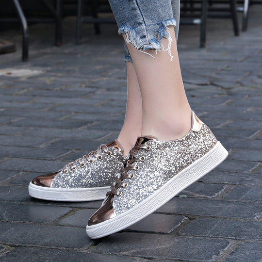 Damen Freizeit Sneakers mit glitzerndem Obermaterial und sportlicher Sohle EB